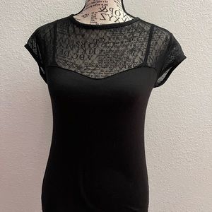 Rock Steady keyhole sheer top